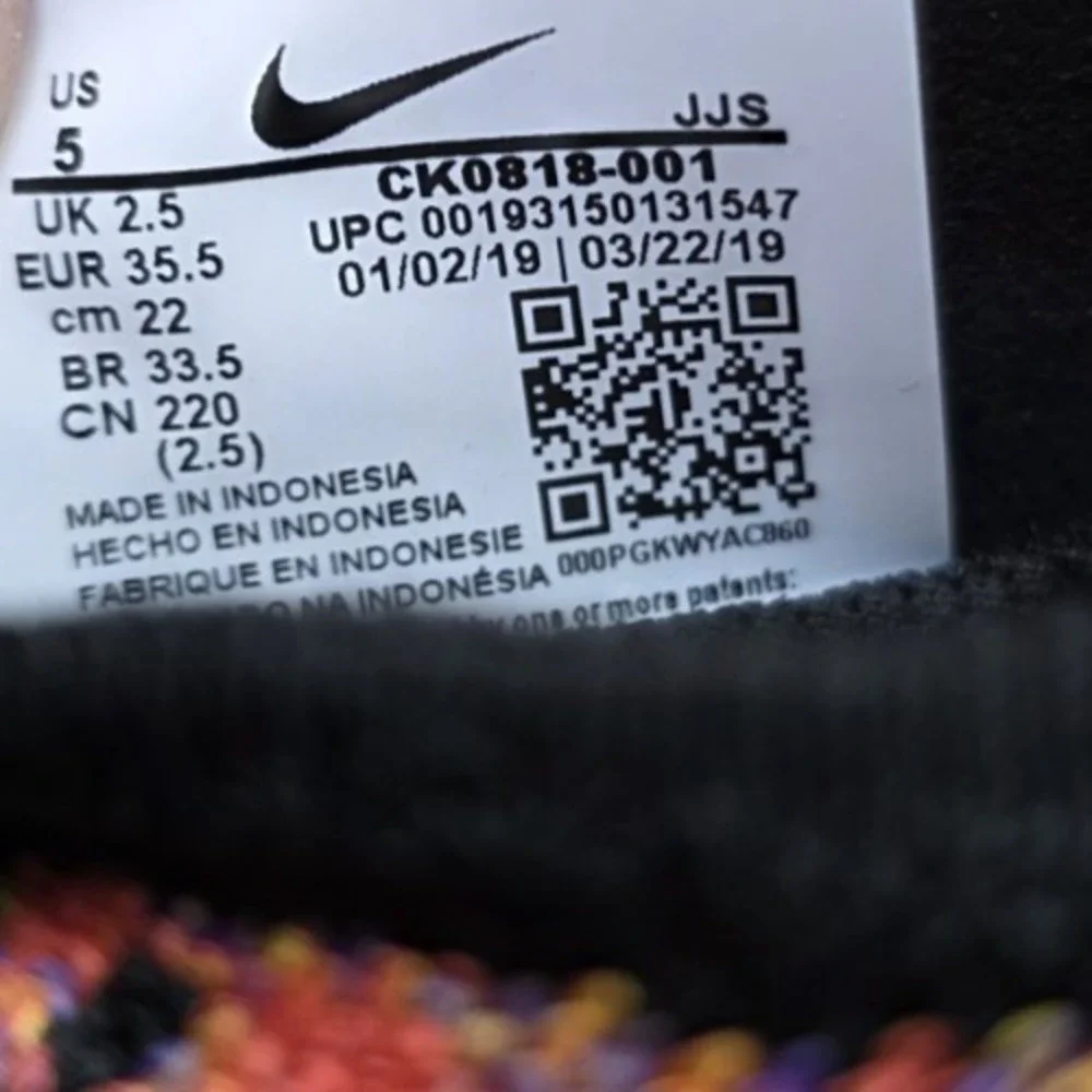 Nike Epic (Sz 5) React Flyknit 2 Women's Running Shoes Black Ember Sneakers